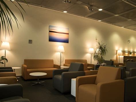 ATH: Lufthansa Lounge Reviews & Photos .